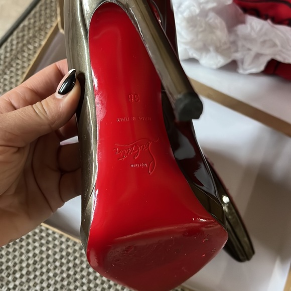 Christian Louboutin Pigalle 120 Plato Pewter/Patent SZ 38 - ONCE WORN (2 hours!) - Picture 10 of 17
